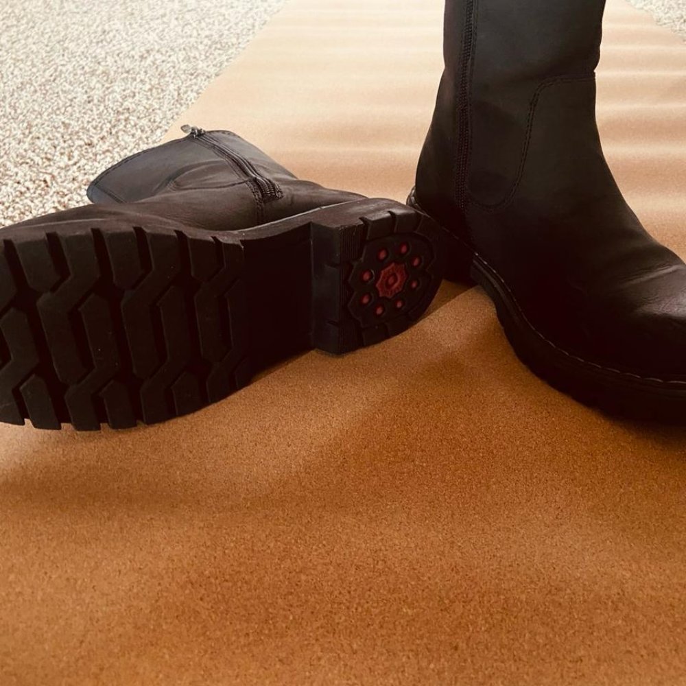 Relife 'Jeklore' Chelsea Boots - Matte Black